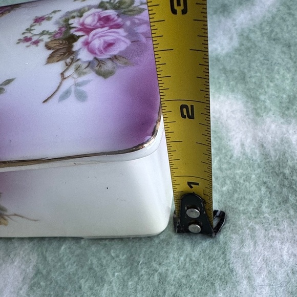 Vintage Lefton hand painted Floral Porcelain Trinket Box - Picture 10 of 10